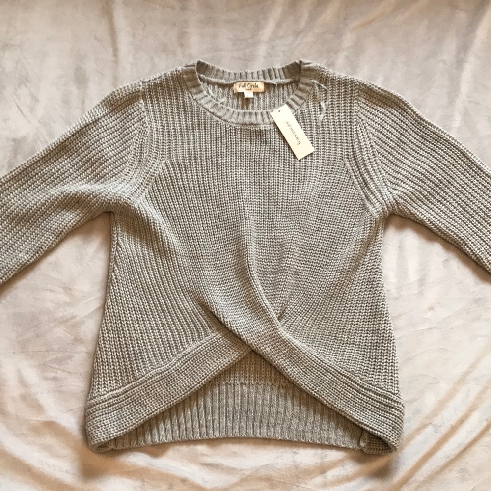 Francesca’s knitted gray sweater